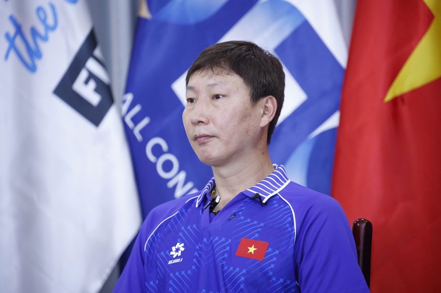Lời cảm ơn đặc biệt HLV Kim Sang-sik gửi VFF: 'Khi ch&uacute;ng t&ocirc;i thiếu đồ ăn ở SEA Games...'- Ảnh 1.