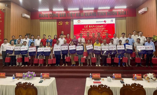 Tuổi gi&agrave; đau yếu với mong ước căn nh&agrave; kh&ocirc;ng dột n&aacute;t - Ảnh 2.