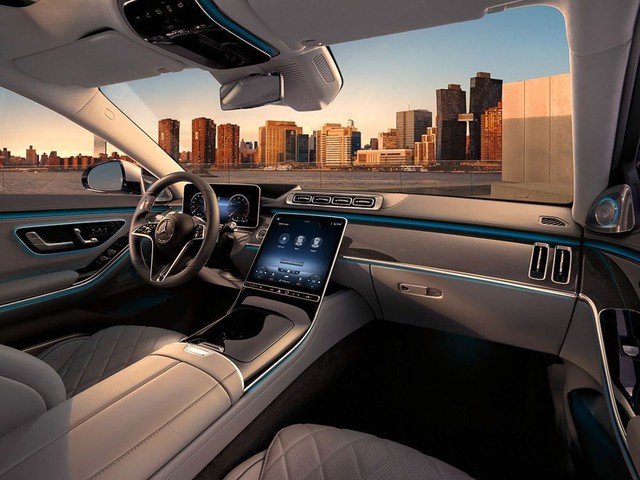 Mercedes-Benz trưng b&agrave;y tại JW Marriott H&agrave; Nội m&ugrave;a Gi&aacute;ng sinh - Ảnh 3.