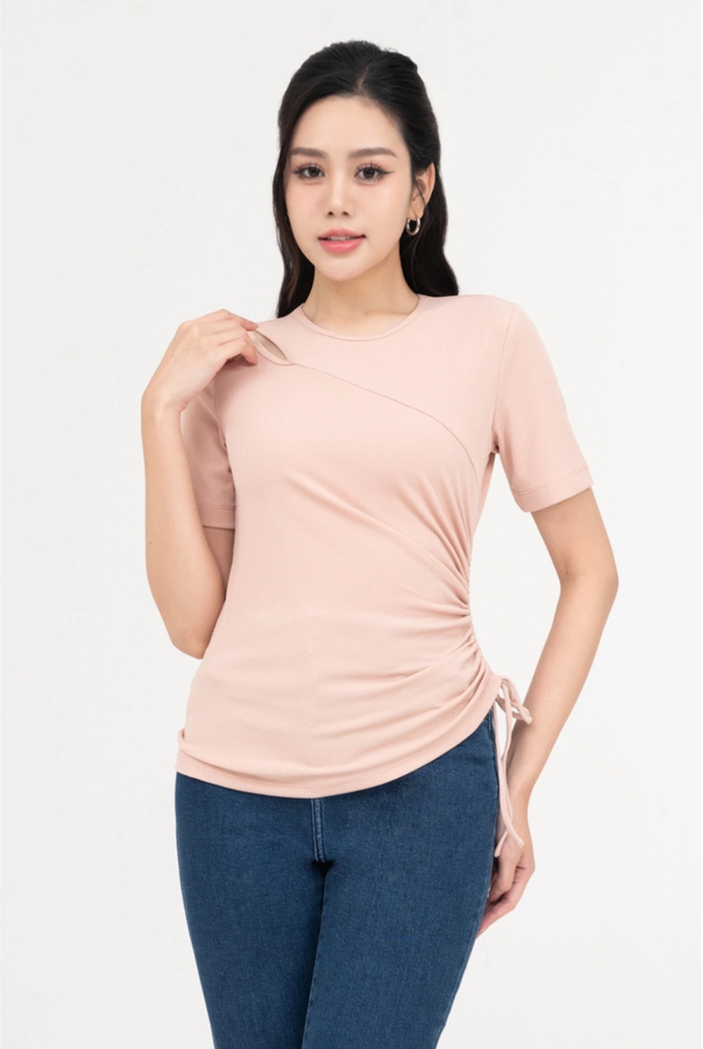 Áo dây rút phá vỡ sự đơn điệu, tôn lên phong thái hiện đại- Ảnh 4. Áo dây rút phá vỡ sự đơn điệu, tôn lên phong thái hiện đại- Ảnh 4.