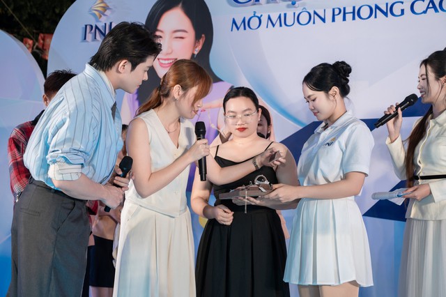 Dấu ấn PNJ Uni Tour 2025: Hơn 8.000 sinh viên đồng hành nâng tầm phong cách- Ảnh 4. Dấu ấn PNJ Uni Tour 2025: Hơn 8.000 sinh viên đồng hành nâng tầm phong cách- Ảnh 4.