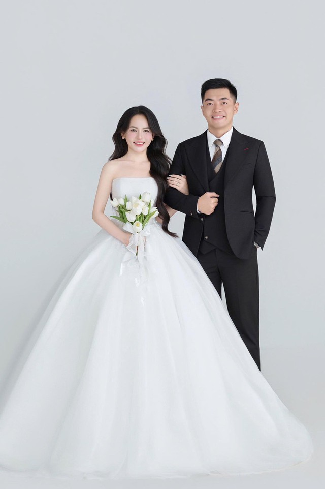 Mời cưới online c&ocirc; d&acirc;u ở H&agrave; Nội đ&oacute;n 10 m&acirc;m kh&aacute;ch lạ đến chung vui - Ảnh 3.