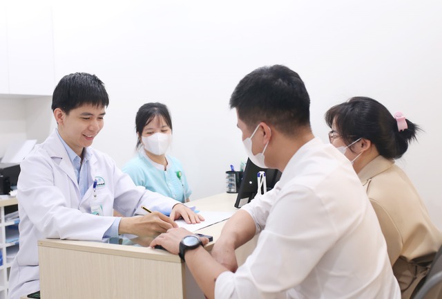 15 cặp vợ chồng kh&oacute; khăn được hỗ trợ 100% chi ph&iacute; thụ tinh trong ống nghiệm- Ảnh 1.