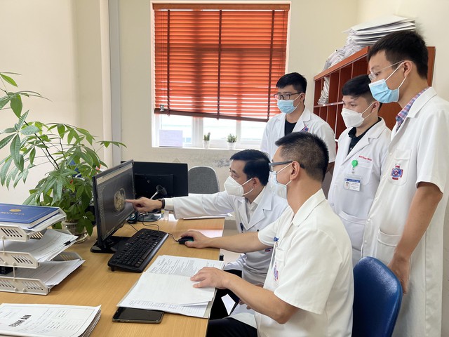 B&aacute;c sĩ nội tr&uacute; c&oacute; được trả lương kh&ocirc;ng? - Ảnh 1.