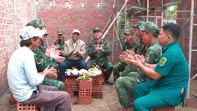 Bữa khoai, sắn nghĩa t&igrave;nh v&ugrave;ng lũ Gia Lai gửi bộ đội Chiến dịch Quang Trung - Ảnh 1.