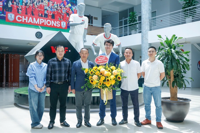 4 cuộc phỏng vấn của PV Thanh Ni&ecirc;n v&agrave; HLV Kim Sang-sik: Con người kh&aacute;c ph&iacute;a ngo&agrave;i s&acirc;n cỏ- Ảnh 5.