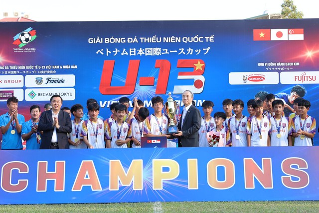 Becamex Ho Chi Minh City FC l&ecirc;n ng&ocirc;i v&ocirc; địch- Ảnh 1.