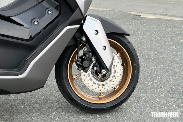 Yamaha Nmax 155 gi&aacute; từ 69 triệu đồng tại Việt Nam, cạnh tranh Honda PCX 160 - Ảnh 8.