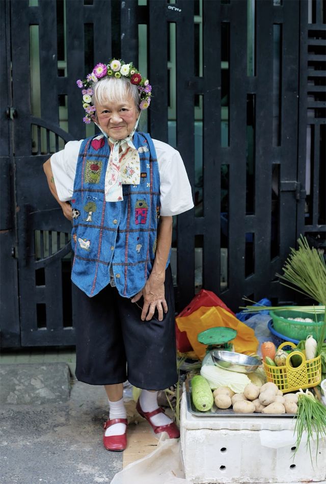 Niềm hạnh ph&uacute;c của b&agrave; ti&ecirc;n b&aacute;n rau ở TP . HCM v&agrave; c&acirc;u chuyện giản dị - Ảnh 2.