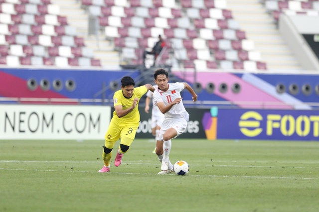 N&oacute;ng: HLV Kim Sang-sik c&ocirc;ng bố danh s&aacute;ch U.23 Việt Nam dự U.23 ch&acirc;u &Aacute;, gọi lại B&ugrave;i Vĩ H&agrave;o- Ảnh 1.