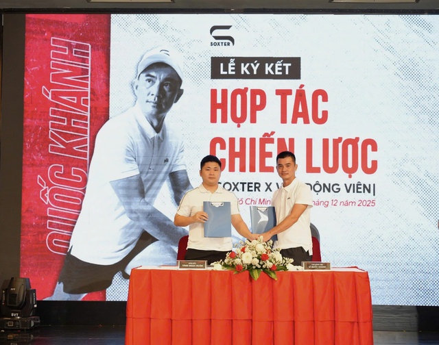 L&yacute; Ho&agrave;ng Nam chia vui với 'vua lưới' L&ecirc; Quốc Kh&aacute;nh v&igrave; c&oacute; bước tiến mới trong sự nghiệp- Ảnh 1.