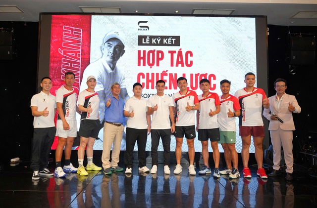 L&yacute; Ho&agrave;ng Nam chia vui với 'vua lưới' L&ecirc; Quốc Kh&aacute;nh v&igrave; c&oacute; bước tiến mới trong sự nghiệp- Ảnh 2.