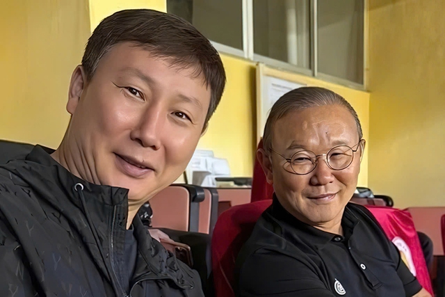 Thấu hiểu văn h&oacute;a để th&agrave;nh c&ocirc;ng trong thể thao: HLV Park v&agrave; Kim - Ảnh 3.