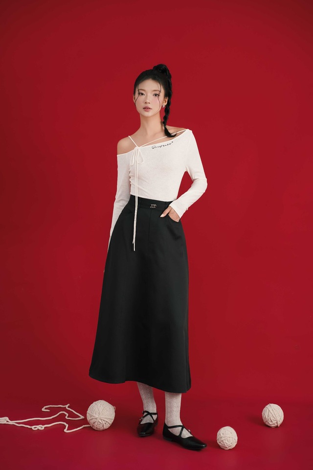 Áo lệch vai giúp nàng khoe trọn bờ vai quyến rũ- Ảnh 7.