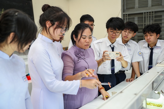 TP.HCM trả lương dạy th&ecirc;m giờ cho gi&aacute;o vi&ecirc;n bằng 150% ch&iacute;nh kh&oacute;a - Ảnh 1.