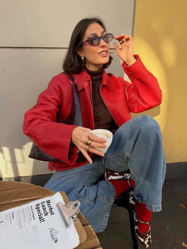 Sắc đỏ là điểm nhấn hoàn hảo cho trang phục mùa cuối năm- Ảnh 6.