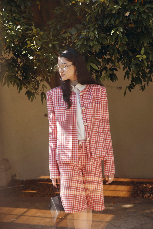 Phối áo khoác ngày đông cùng quần ống rộng và váy dài- Ảnh 5.