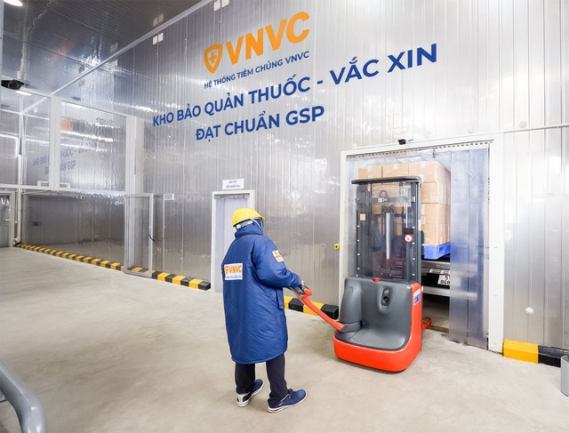 VNVC triển khai ti&ecirc;m kh&aacute;ng thể đơn d&ograve;ng ph&ograve;ng RSV cho trẻ em trước m&ugrave;a cao điểm- Ảnh 2.