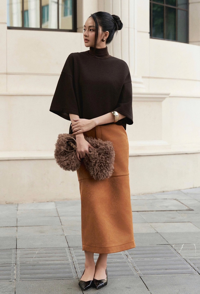 Chân váy dáng dài phối kiểu gì cũng đẹp- Ảnh 2. Chân váy dáng dài phối kiểu gì cũng đẹp- Ảnh 2.