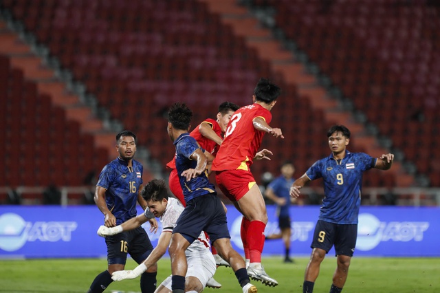 Từ chiến thắng của U.22 Việt Nam, t&igrave;m ra ch&igrave;a kh&oacute;a trong đ&agrave;o tạo trẻ: Thể lực phải thật khỏe- Ảnh 1.