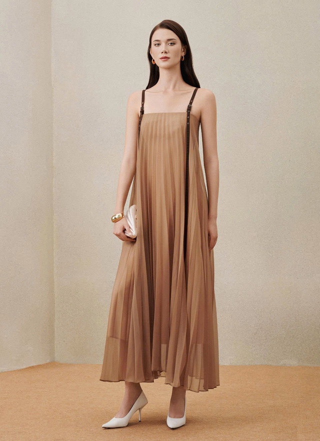 Đẹp cả tuần chỉ với ba gam màu trắng, đen, beige Đẹp cả tuần chỉ với ba gam màu trắng, đen, beige- Ảnh 9.