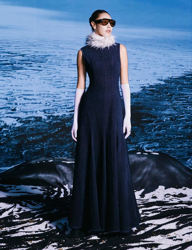 Váy denim, áo khoác jean, lựa chọn thông minh cho những ngày cuối đông- Ảnh 7.