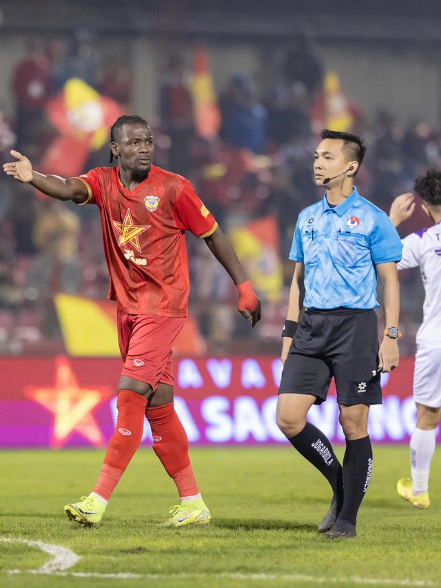 22 trọng t&agrave;i v&agrave; trợ l&yacute; trọng t&agrave;i Việt Nam đạt chuẩn trọng t&agrave;i FIFA năm 2026
- Ảnh 1.