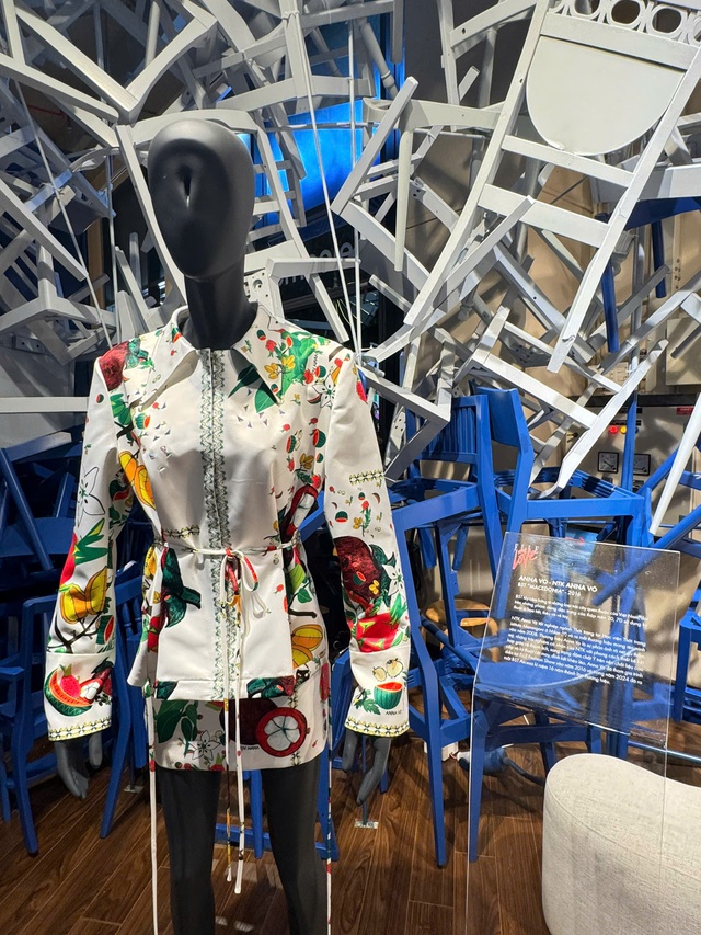 Khi thời trang, nghệ thuật thị gi&aacute;c v&agrave; tr&igrave;nh diễn c&ugrave;ng chuyển động- Ảnh 4.