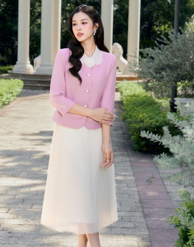 Phong cách không mùa, không giới hạn với cặp đôi áo và chân váy dài- Ảnh 1.