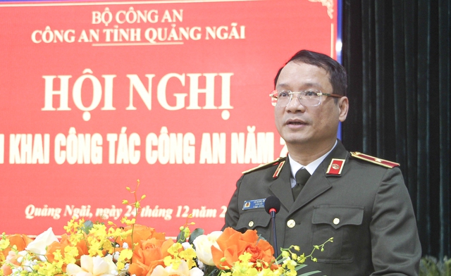 Bộ C&ocirc;ng an tặng Cờ thi đua cho 42 tập thể thuộc C&ocirc;ng an tỉnh Quảng Ng&atilde;i- Ảnh 1.