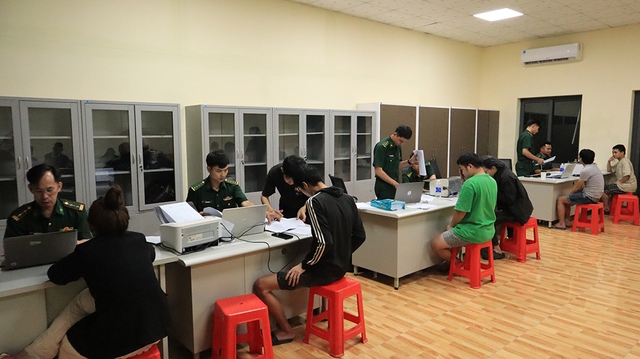 Mồi nhử tr&ecirc;n mạng x&atilde; hội v&agrave; những nạn nh&acirc;n lừa đảo tr&ecirc;n mạng - Ảnh 4.