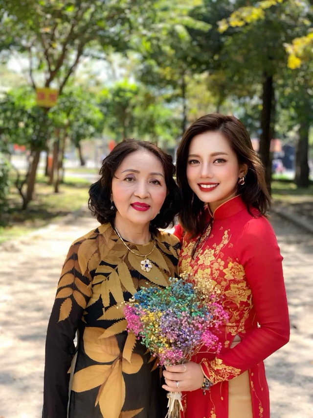 Tờ giấy ra viện được người mẹ giữ suốt 37 năm - Ảnh 3.