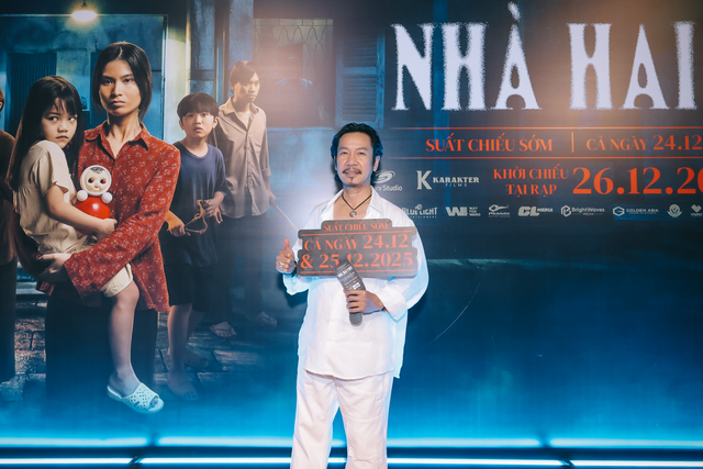 Lê Huỳnh, Phương Thanh đến mừng phim kinh dị 'Nhà hai chủ' ra mắt- Ảnh 4. Lê Huỳnh, Phương Thanh đến mừng phim kinh dị 'Nhà hai chủ' ra mắt- Ảnh 4.