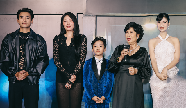 Lê Huỳnh, Phương Thanh đến mừng phim kinh dị 'Nhà hai chủ' ra mắt- Ảnh 3. Lê Huỳnh, Phương Thanh đến mừng phim kinh dị 'Nhà hai chủ' ra mắt- Ảnh 3.