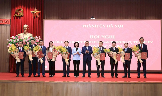 Th&agrave;nh ủy H&agrave; Nội điều động, ph&acirc;n c&ocirc;ng l&atilde;nh đạo nhiều sở, ng&agrave;nh- Ảnh 1.