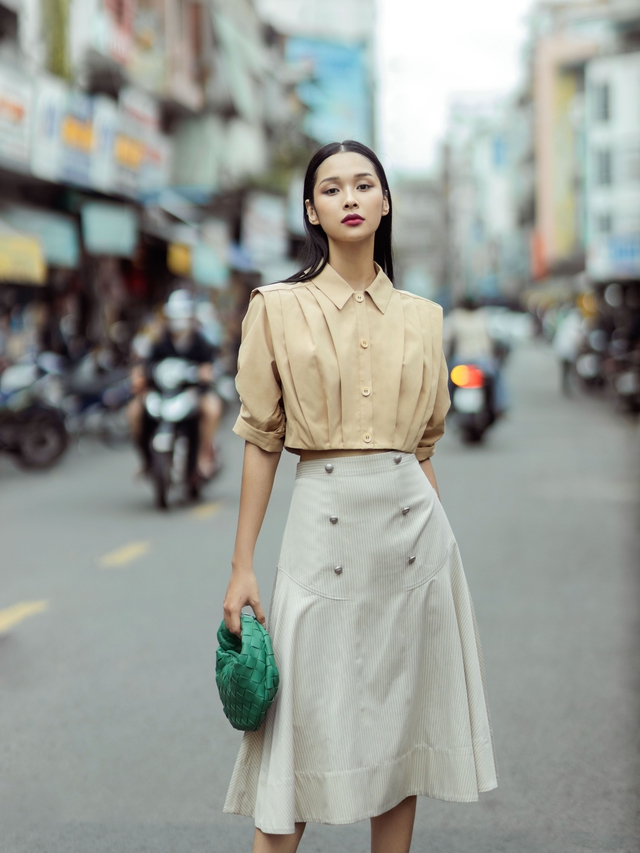 Những bản phối với áo crop top 'bất bại'- Ảnh 1.