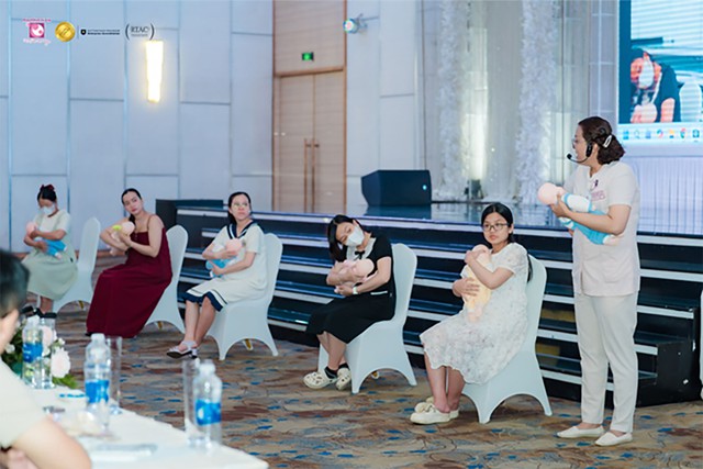 &lsquo;Sữa mẹ l&agrave; ch&acirc;n &aacute;i&rsquo;: Dấu ấn chăm s&oacute;c mẹ, b&eacute; của Bệnh viện Phương Nam 2025- Ảnh 2.