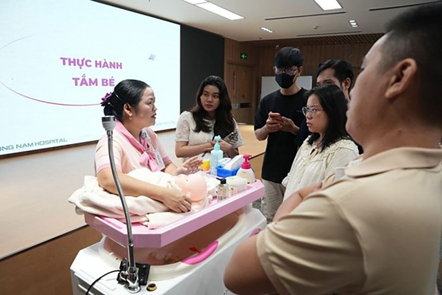 &lsquo;Sữa mẹ l&agrave; ch&acirc;n &aacute;i&rsquo;: Dấu ấn chăm s&oacute;c mẹ, b&eacute; của Bệnh viện Phương Nam 2025- Ảnh 4.