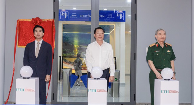 Bộ trưởng Trần Hồng Minh dự kh&aacute;nh th&agrave;nh ph&ograve;ng m&ocirc; phỏng đường sắt tốc độ cao - Ảnh 2.