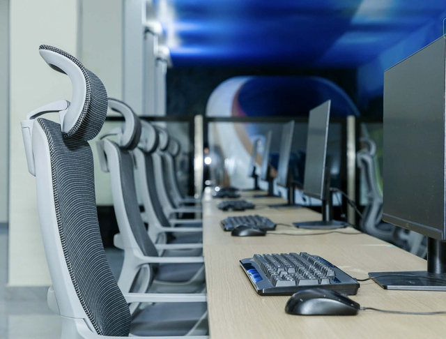 Bộ trưởng Trần Hồng Minh dự kh&aacute;nh th&agrave;nh ph&ograve;ng m&ocirc; phỏng đường sắt tốc độ cao - Ảnh 4.