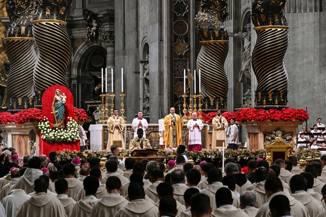 Thế giới ng&agrave;y Gi&aacute;ng sinh 2025 - Ảnh 1.