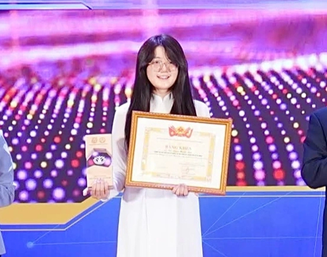 Hoa hậu Bảo Ngọc, ca sĩ Duy&ecirc;n Quỳnh&hellip; được tuy&ecirc;n dương C&ocirc;ng d&acirc;n trẻ ti&ecirc;u biểu TP.HCM - Ảnh 3.