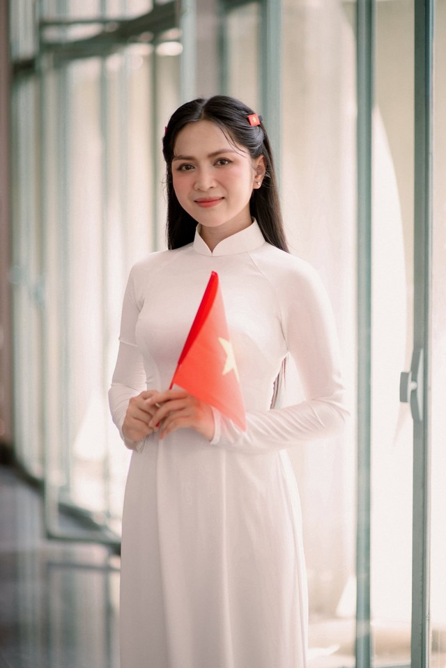 Hoa hậu Bảo Ngọc, ca sĩ Duy&ecirc;n Quỳnh&hellip; được tuy&ecirc;n dương C&ocirc;ng d&acirc;n trẻ ti&ecirc;u biểu TP.HCM - Ảnh 11.