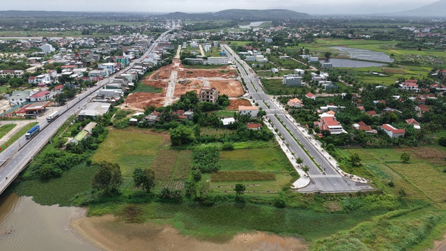 Quảng Ng&atilde;i ch&iacute;nh thức ban h&agrave;nh đơn gi&aacute; dịch vụ đo đạc, cấp sổ đỏ- Ảnh 1.