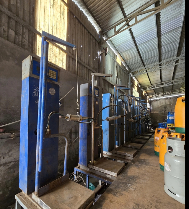 C&ocirc;ng an TP.HCM khởi tố 4 bị can trong đường d&acirc;y gas giả quy m&ocirc; lớn- Ảnh 2.