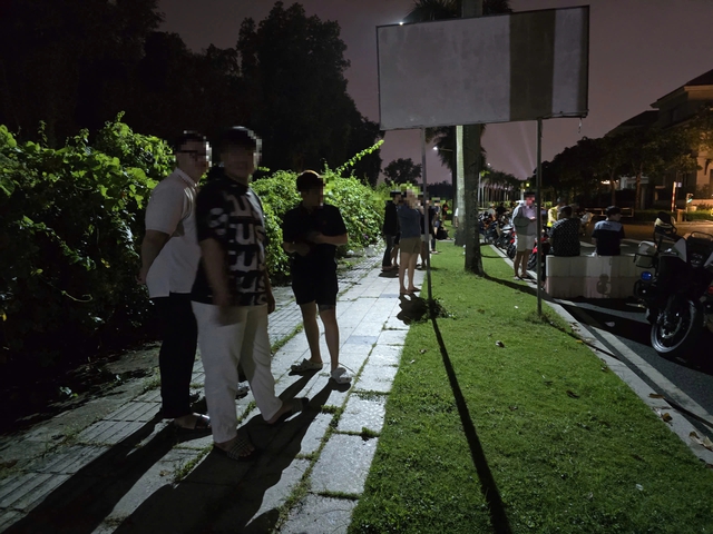 C&ocirc;ng an 'v&acirc;y r&aacute;p' nh&oacute;m thanh thiếu ni&ecirc;n nẹt p&ocirc;, lạng l&aacute;ch trong khu đ&ocirc; thị Sala- Ảnh 2.