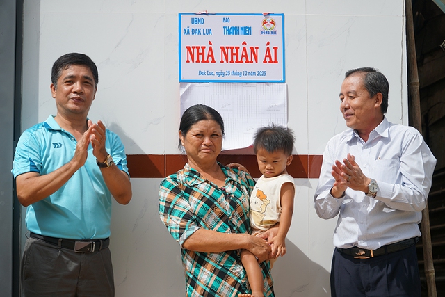 B&aacute;o Thanh Ni&ecirc;n trao tặng 3 căn Nh&agrave; Nh&acirc;n &Aacute;i ở Đồng Nai - Ảnh 1.