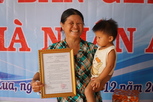 B&aacute;o Thanh Ni&ecirc;n trao tặng 3 căn Nh&agrave; Nh&acirc;n &Aacute;i ở Đồng Nai - Ảnh 2.