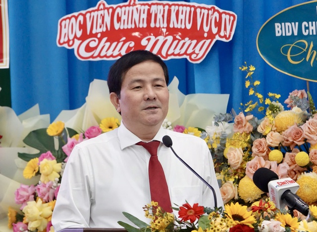 Trường Ch&iacute;nh trị TP.Cần Thơ đ&oacute;n bằng c&ocirc;ng nhận đạt chuẩn mức 1 sau s&aacute;p nhập - Ảnh 4.