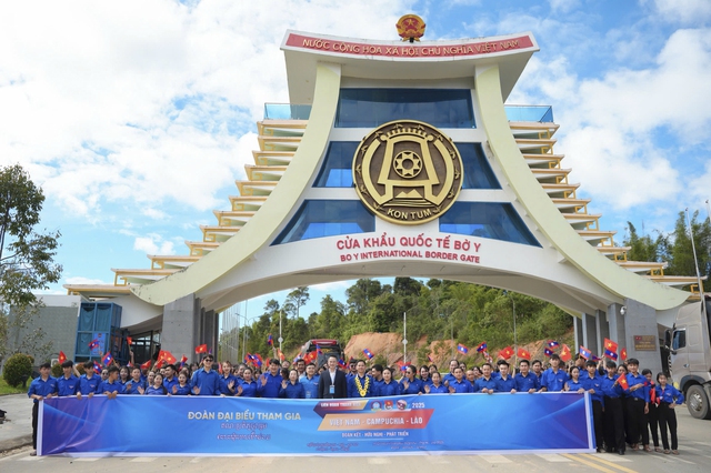 Quảng Ng&atilde;i đăng cai Li&ecirc;n hoan thanh ni&ecirc;n Việt Nam - Campuchia - L&agrave;o năm 2025- Ảnh 2.